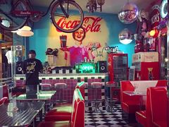 -席娜卡琳火车铁道夜市