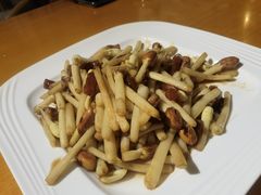 -国庆鱼头鱼尾馆(盛世华庭店)