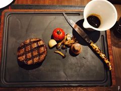 -恰餐厅及酒吧 CHAR Bar & Grill (北京丽都皇冠假日店)