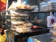 面包甜点陈列柜-白玉兰食品(汇联商厦店)
