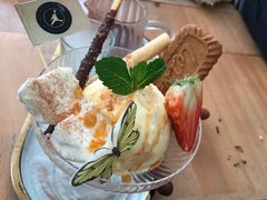 -Mark&Mars Restaurant