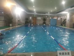 -小蓝鲸游泳培训基地(石景山店)