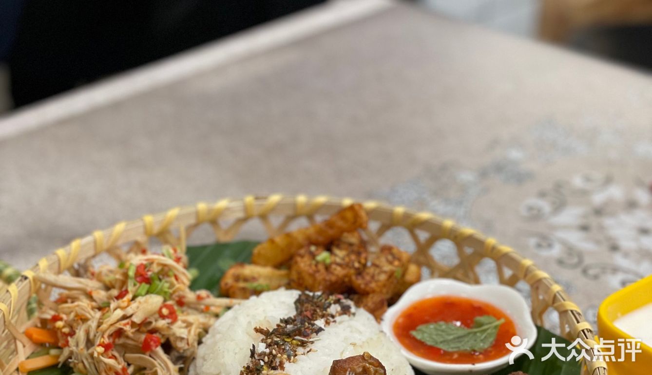 在成都也可以吃饭正宗的傣味咯～