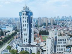 -云顶旋转自助景观餐厅