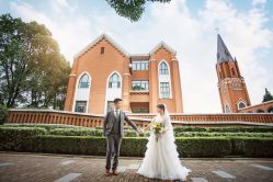 -易摄影婚纱摄影工作室