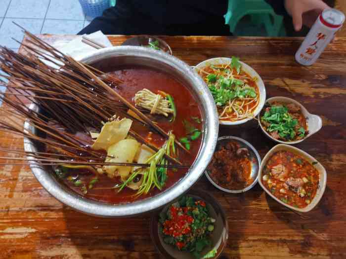 老瓦房冷锅串串-"绝对平民化的,对于一个外地人来讲这样才能.