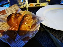 餐前面包-宴悦海鲜餐厅·游水海鲜·牛排(亚龙湾瑞吉店)