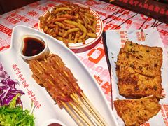 -威记烧嘢·南宁烧烤·超级生牛(绿地店)