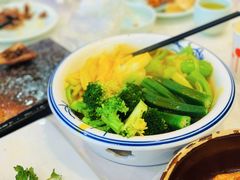 -五谷芳乳鸽王(梅沙老店)