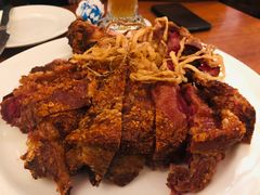 烤猪肘配酸菜和土豆泥-宝莱纳餐厅(滨江店)