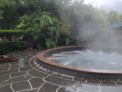 -腾冲洞山温泉村