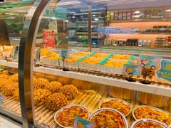 面包甜点陈列柜-大苹果面包生日蛋糕(明珠店)
