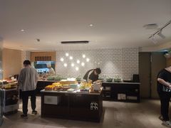 -深圳龙华大浪商业中心亚朵X酒店