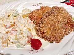 吉列猪扒沙律-香港新发烧腊茶餐厅(书城店)