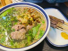 -云阿蛮云南生烫牛肉米线(奉贤路店)