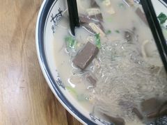 -鸭小妹鸭血粉丝(老门东店)