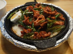 小炒黄牛肉煲仔饭-西华园文化餐吧