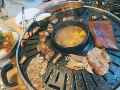 -江南猪肉商会无限续吃(弘大店)