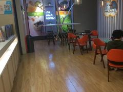 等位区-CoCo都可(八佰伴店)