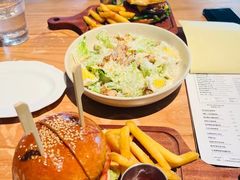 -三勾JJJ Burger&Coffee(梅溪湖店)