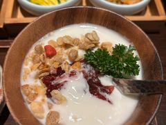 -银米·云南传统过桥米线(双廊黑金冠店)