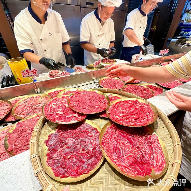 大连首家自选粥底火锅,鲜货自由局太香了