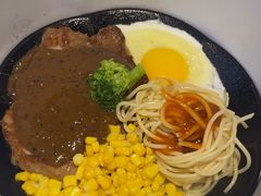 -汤姆家的牛排意面披萨(新城市广场店)
