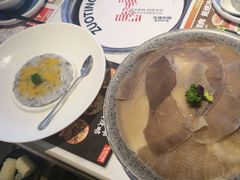 -左庭右院鲜牛肉火锅(金山万达店)