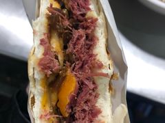 -清真马乐贝腊牛肉蛋黄菜夹馍(马蓉洒金桥店)