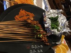 -何师烧烤Pro ·江湖川菜·小龙虾·精酿(太古里旗舰店)