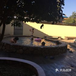 小池多少人口_小池古诗配画图片