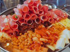 部队锅-MI WU FACTORY米屋美食工厂餐厅(绿地店)