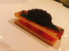 有机蛋黄吐司鱼子酱和香草-Jean Georges