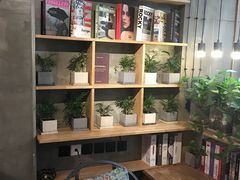 -HIGH FIVE哈福手工汉堡(桂林路店)