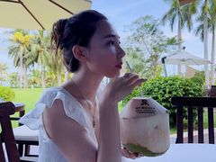 -三亚亚龙湾瑞吉酒店·宴悦Driftwood·游水海鲜·牛排·草坪·私人定制