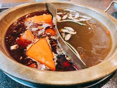 鸳鸯锅品-小天鹅火锅·一线江景洪鼎旗舰店(洪崖洞店)