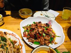 -老滇山寨•云南特色菜•地方菜•民族风情歌舞表演(金碧店)