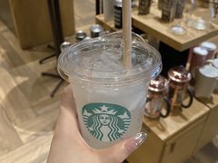 -星巴克(上海虹桥站2A检票口)