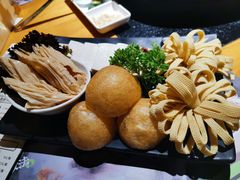 豆制品拼盘-洪氏嗨捞·广东猪肚鸡·椰子鸡火锅(西咸万象城店)