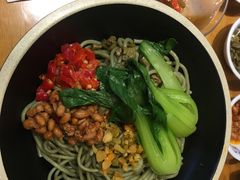 -霸蛮湖南菜·牛肉粉(荣京西街店)