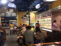 -两三事小郡肝串串香火锅(桂庙店)