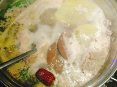 清汤汤底-阪尚皇·原切牛排·烤肉火锅自助(北京路店)