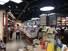 -西西弗书店&矢量咖啡(凯德晶萃广场店)