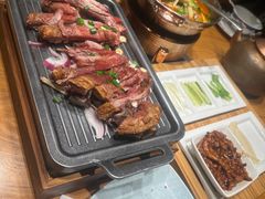 -娜仁图雅蒙古美食村(33小镇店)
