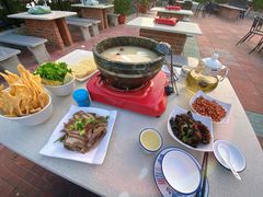 -墨脱石锅椰子鸡•香草鸭•东山羊(大东海店)