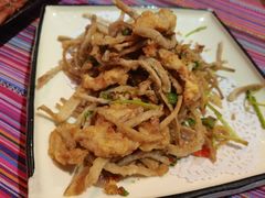 -香巴拉云南餐厅(华莱坞店)