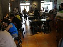 大堂-巴四老城区炭火蛙锅(张江店)