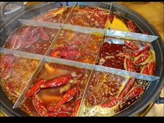 -渝嘴小老弟老火锅(华新村店)