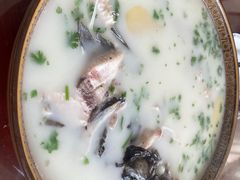 -美顺香食府鱼头老店(雪野湖店)