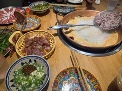 -洱火云南酸菜牛肉火锅(石景山当代商城店)